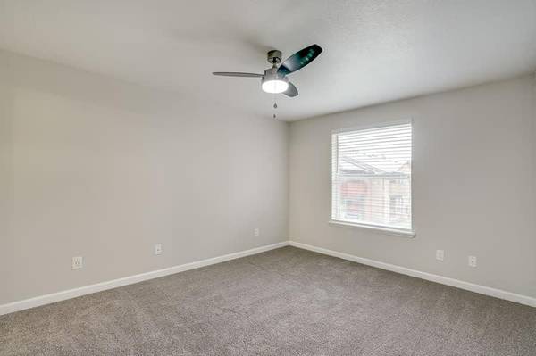 $1,860 / 3br - 1157ft2 - Online Payments & Service Requests, Off Street Parking, Patio/Balcony (Canby)63831251956099122