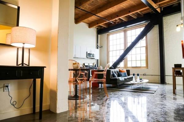 $2,287 / 1 hab. - 800 pies² - ¡Vida vintage en su mejor momento! ¡Edificio histórico! 1 dormitorio / 1 baño! (Oakland)63667995204611122
