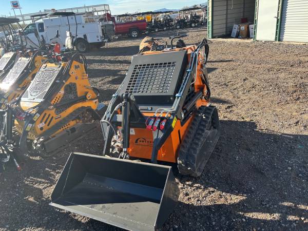 Auction, compact, track, loaders, mini excavators 1