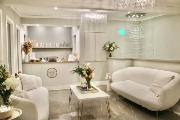 Massage Therapy | Deep Tissue, Swedish & Relaxation (Studio & Outcall) 1