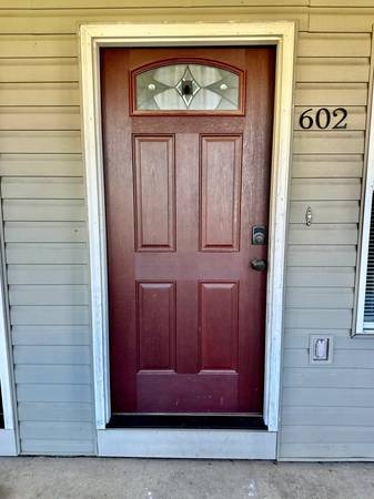Charming Single Unit in Kirbyville | 602 Twin Oak Dr | $1200/mo | Avai 1