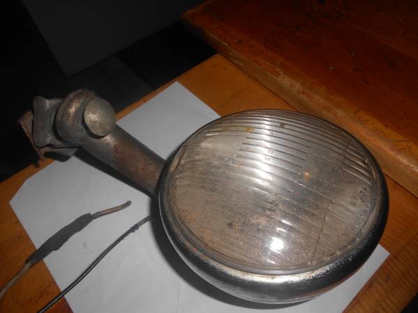Chrome car light 5 inch Diameter has steel Part to attach to car 1