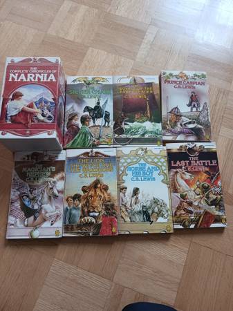 VINTAGE C.S LEWIS - CHRONICLES OF NARNIA - 7 BOOk BOXED SET 1980 1