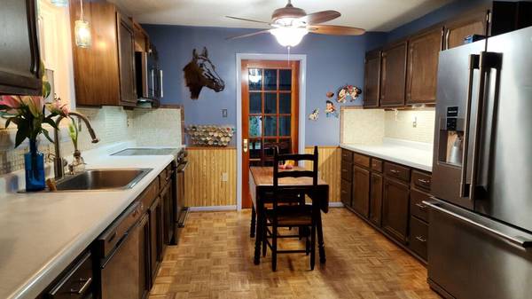 $595,000 / 3br - 2800ft2 - Hobby Farmette--Bring Your Horses or Your Classic Car Collection! (La Plata, MD)63611885667073123