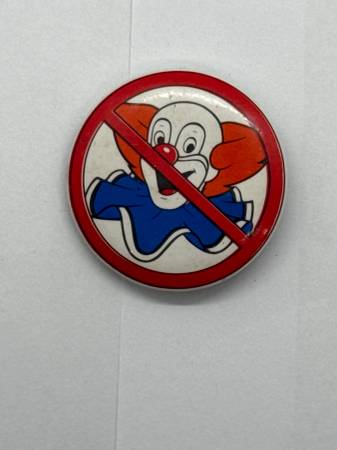 Vintage "No Bozos" Novelty Pinback Button– 1980s/90s Humor- Anti-Clown 1
