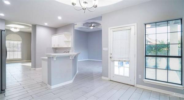 $338,000 / 3br - 2130ft2 - Amazing Home in Edinburg (Edinburg)64198893755779122