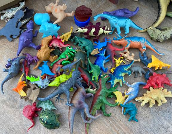 A whole Lotta DINOSAURS 1