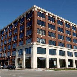 $2,325 / 2br - 1200ft2 - Stunning 2 Bedroom Loft! Huge windows & city views.ONE MONTH FREE (Chicago)63959877687298120