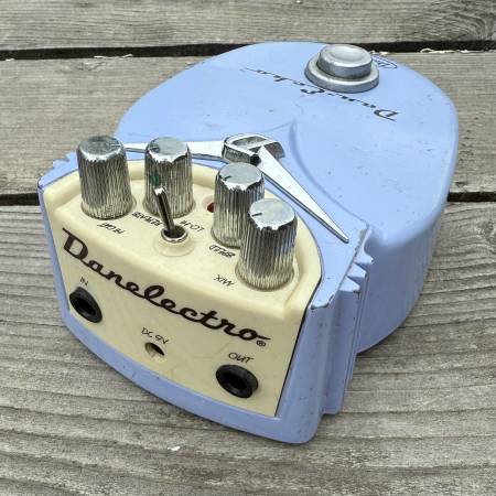 ギター Danelectro Dan-Echo Danelectro Dan Echo - Pedal on ModularGrid