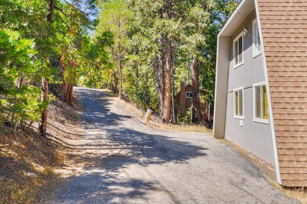 $150 / 3br - 1224ft2 - Beautiful Cabin 5 Min to Pinecrest Lake64000748992641121