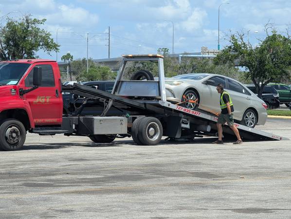 2008 Chevrolet c5500 Rollback - Photo 2