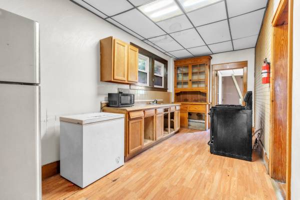 $62,500 / 4br - 4 Bedroom House for Sale in McKees Rocks- Broadway64013371679875123