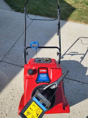 Toro Power Clear Snowblower 1