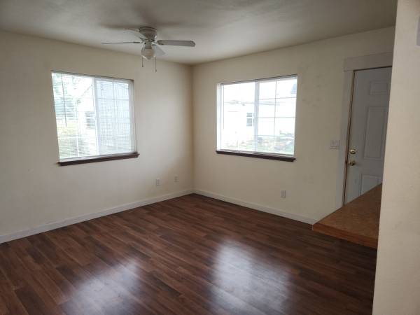 $1.450 / 1 dormitorio - Casa de 1 dormitorio y 1 baño en alquiler con lavandería y patio pequeño (Bellingham)63509635044225122