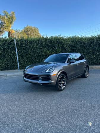 2020 Porsche Cayenne - Premium only 18k miles! CLEAN! 1