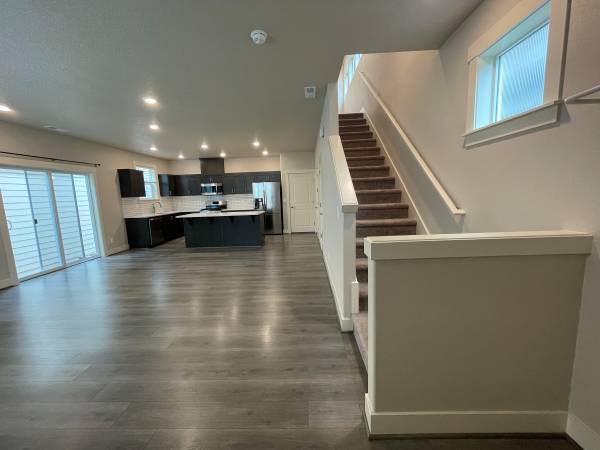 $2,995 / 4br - 1727ft2 - Spacious 4 bed/2.5 Bath Single Family Home Bethany! Full Solar!! (Bethany)63672564954881121