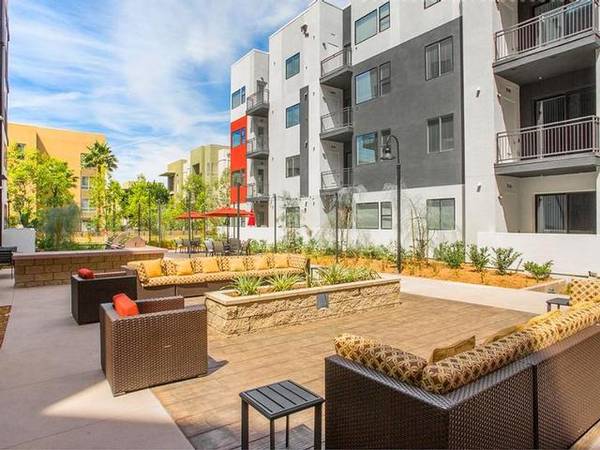 $2,570 / 1br - 958ft2 - Large Conference Room, Microwave, Night Patrol (Woodland Hills)63840112991747122