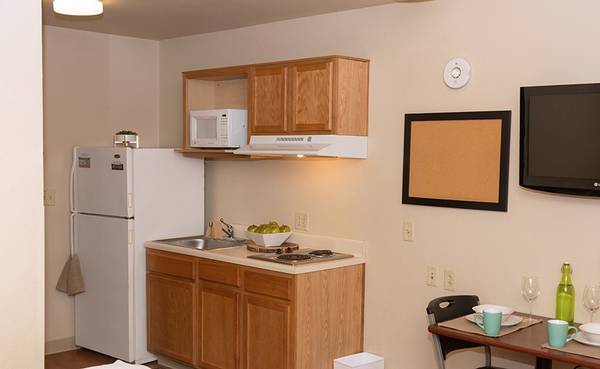 On-Site Maintenance, Postal Services, Elevator Access 1