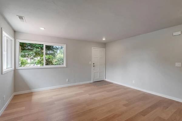 $850 / 1br - Call, tour, apply, save one your move in! ~ 1st Month RENT FREE (mountain view)64000590154499123