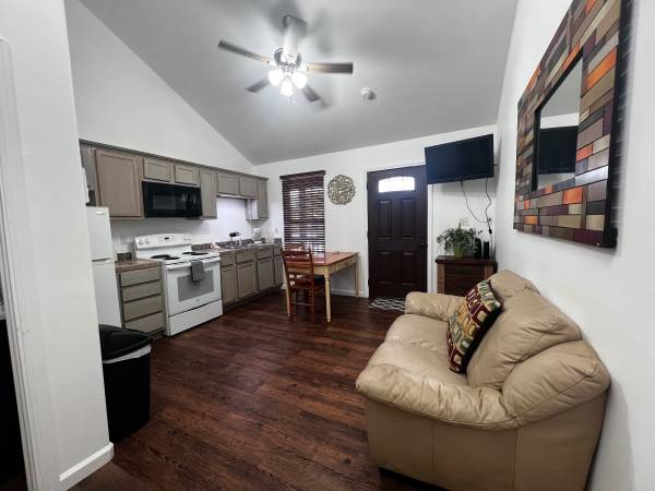 $1,400 / 1br - Cottages for Rent (Rockport)64036535691393124