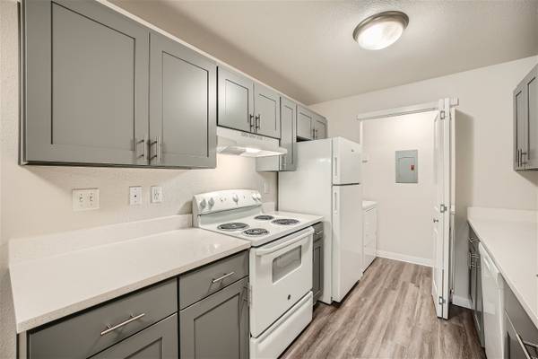 $1,900 / 2br - 942ft2 - Renovated 2 Bedroom 2 Bath Available Now!! 1 Month FREE Rent! (Olympia)63874306751491121