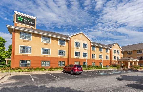 $2,610 / 1br - 1 habitación , 1 baño, cable, electricidad, agua (Timonium)63694447058433120