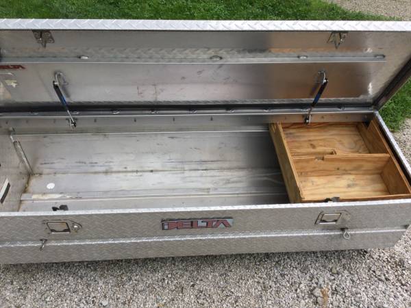 Truck bed tool box 1