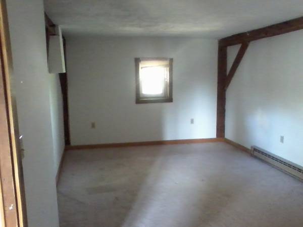 $1,300 / 1br - 850ft2 - 1 bedroom Goffstown NH (Goffstown)63656196232451122