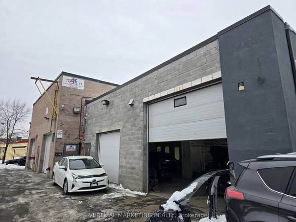 High Traffic Toronto Lot | Investment or Development! 1