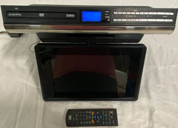 Audiovox Space Saving Kitchen 9" LCD TV/DVD and AM/FM radio 1