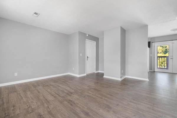 $1,250,000 / 13080ft2 - PROPIEDAD DE 11 UNIDADES FUERA DE MERCADO (Kingsport)63612010281729122