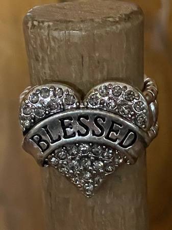 Ring (1) 1