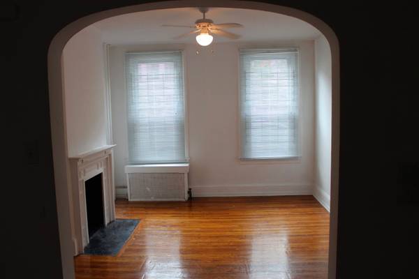 $1,350 / 1br - 750ft2 - $1,350 / 1br - 750ft2 - Charming and Sunny Rittenhouse Apt!! 1BR/1Bath (Philadelphia  Rittenhouse PA)64046037827843120