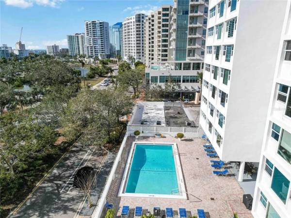 $127 / 1br - 820ft2 - GULFSTREAM TOWERS (Sarasota)63791080776449122
