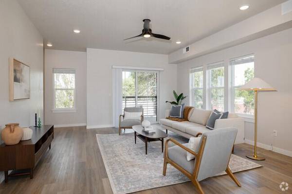 $2,699 / 4br - 1869ft2 - Above & Beyond Living! 4 BR Townhome w/ Upgraded Finishes (Garden City)63981530808707124