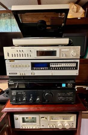 Vintage Home Electronics - Sold as Lot 1