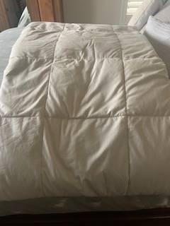 King Bed White Goose 800 goose Down fill QuiltEddie Bauer 1