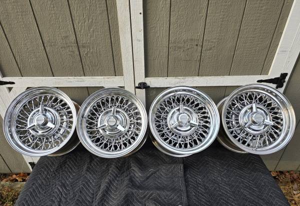 VINTAGE TRU SPOKE WIRE WHEELS 15X8 CORVETTE TRIFIVE CHEVY IMPALA 1