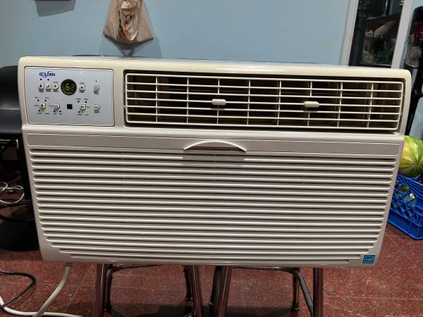 12,000 BTU Air Conditioner 1