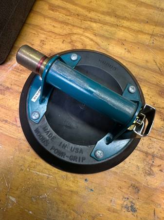 Woods Powr-Grip 8" Flat Vacuum Cup with Metal Handle 1