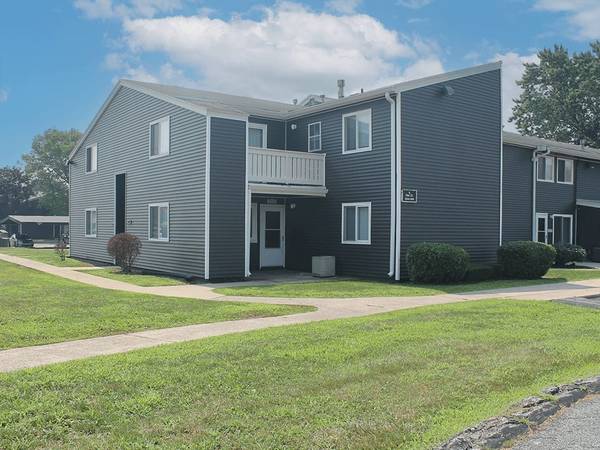 $1,055 / 2br - 870ft2 - 🧑‍🍳 Kitchen Goals + 1.5 Baths = Jasper Townhome Perfection (2609 Bow Court, South Bend, IN)63935708147587123