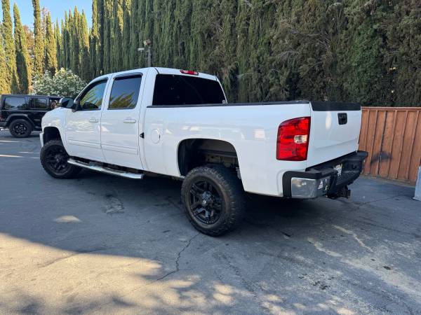 2012 silverado 2500hd z71 4x4 6.0L (Low miles) - $22,000 (Concord)63654697047809124