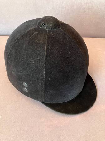 HORSE RIDING HELMET 1