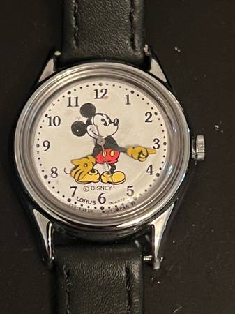 Vintage Disney Mickey Mouse Lorus Watch 1