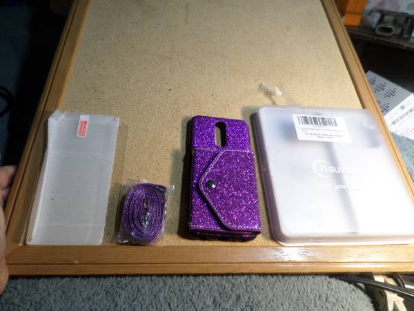 Protector morado brillante+vidrio templado transparente LG K40 1