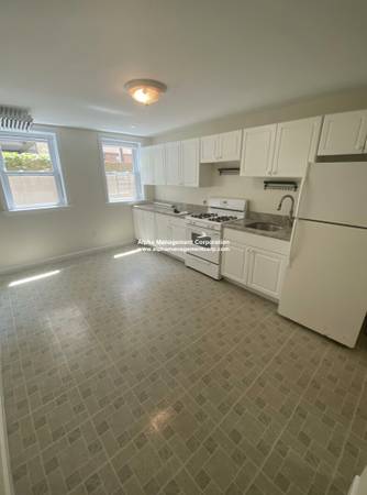 $2,650 / 2br - **NO FEE ** Basement 2 bed in Mid Cambridge Heat HW included. Cat OK (Mid Cambridge)63996690071938120