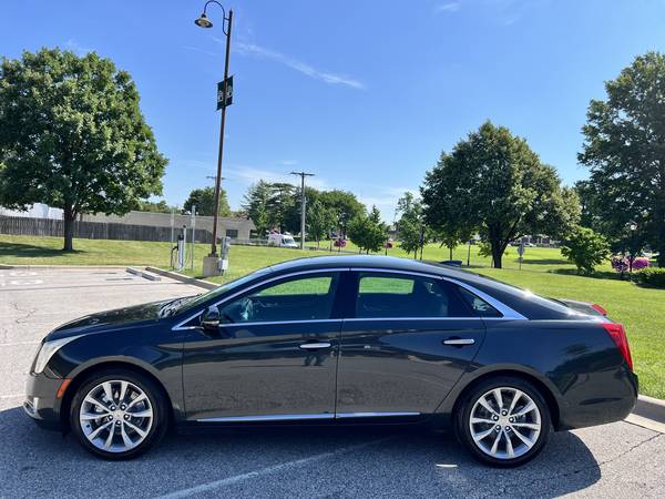 2015 Cadillac XTS (tracción en las cuatro ruedas, cámara de reversa) - $10,800 (Merriam)63621970215939121