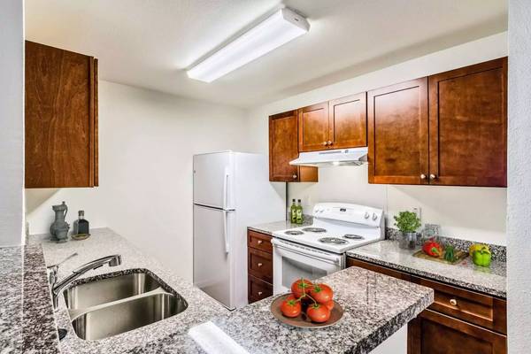 $1,075 / 2br - 862ft2 - Just what you need! A great 2 bed / 2 bath near public transport! (Houston)63906681081219120