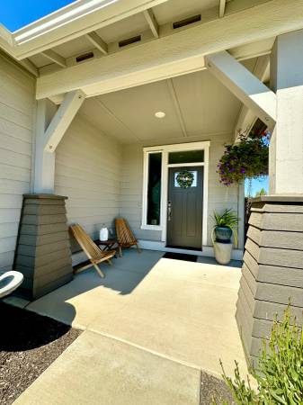 $3,200 / 3br - 1384ft2 - 4703 SW Badger Creek Drive  ** 50% off 1st month rent** (Redmond)63839291401859121