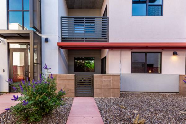 $1,779 / 2br - ¡VIVIENDA DE LUJO PUURRFECTA! ¡MUDATE HOY! ¡AMIGABLE CON MASCOTAS! ¡1 MES GRATIS! (TUCSON)63674996414339123